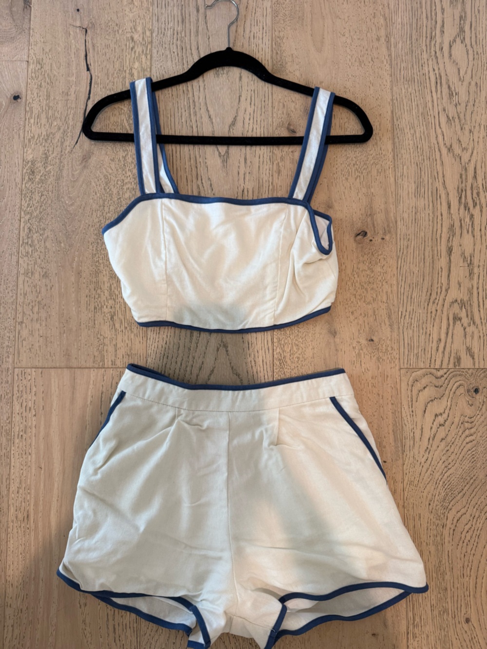 LeLis Cream Set with Navy Trim Size Small